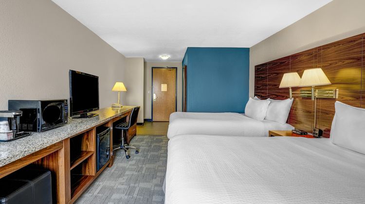 Prairie Crest Hotel Red Deer Room