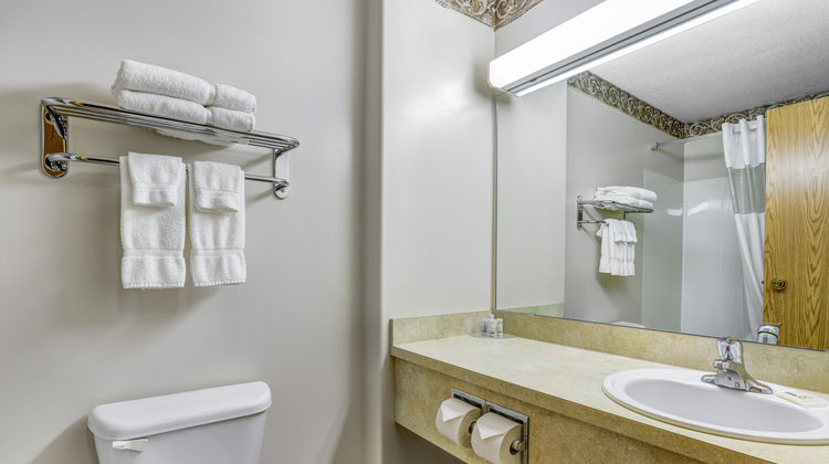 Prairie Crest Hotel Red Deer Room