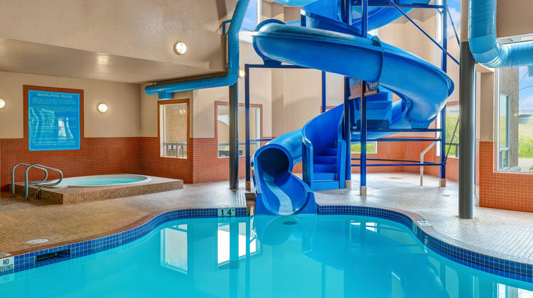 Prairie Crest Hotel Red Deer Pool