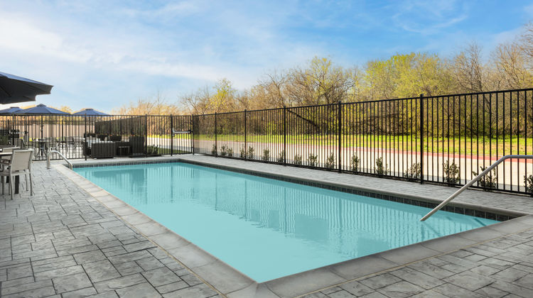 Holiday Inn Exp Suites DFW Arpt Euless Pool
