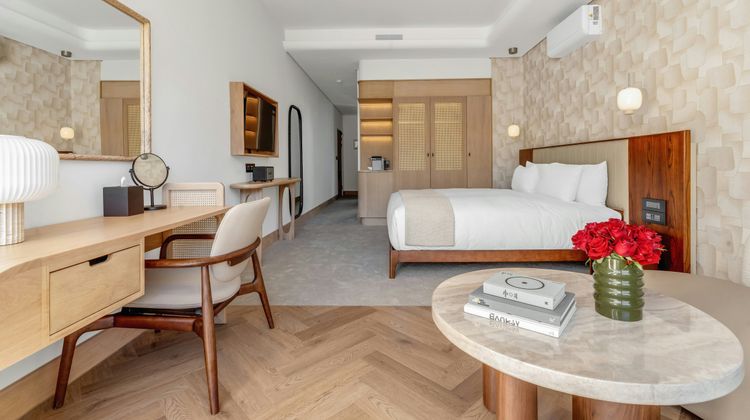 The Cole by Kove Collection Room