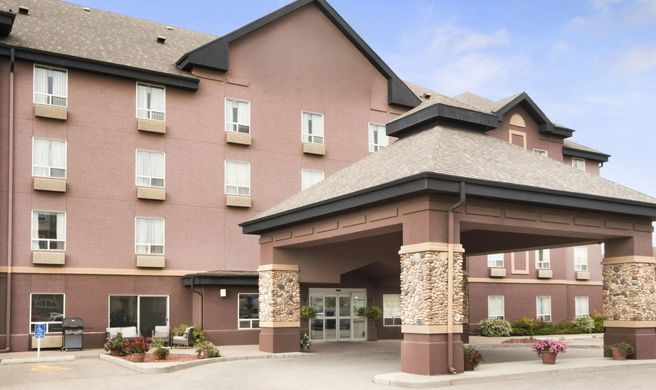Prairie Crest Hotel Calgary Exterior
