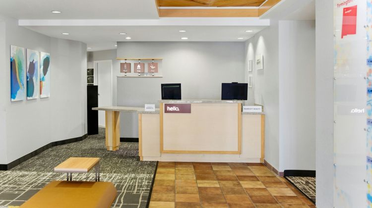 TownePlace Suites By Marriott Farmington Lobby