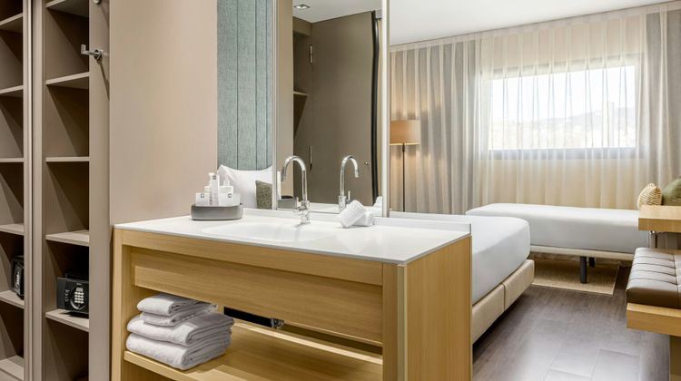 AC Hotel Sants Room