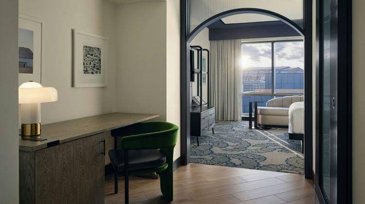 The Alexander, Autograph Collection Suite