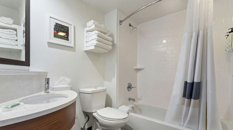 Elgin Inn Room