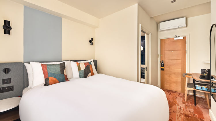 London Bloomsbury Square Hotel Room