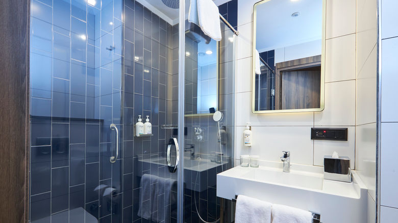 <b>Holiday Inn Exp Airport Arnavu Room</b>. Images powered by <a href="https://www.leonardoworldwide.com/" title="Leonardo Worldwide" target="_blank">Leonardo</a>.