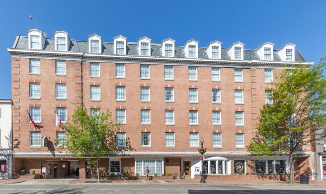 The Georgetown Inn Exterior