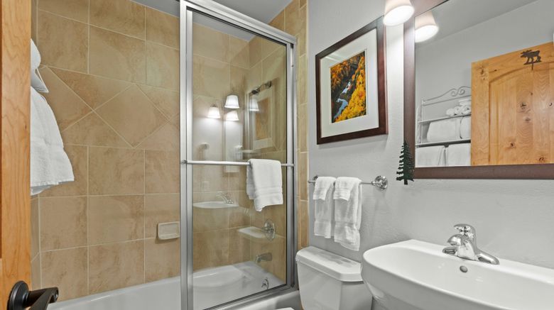 <b>Vail 21 Room</b>. Images powered by <a href="https://www.leonardoworldwide.com/" title="Leonardo Worldwide" target="_blank">Leonardo</a>.