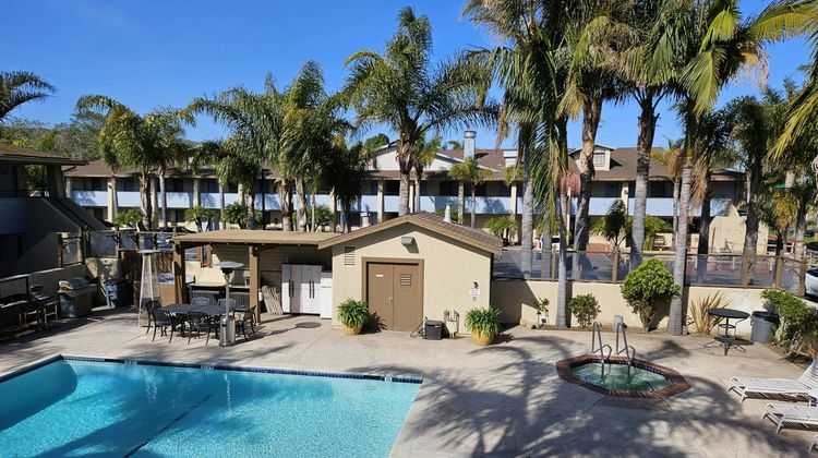 O'Cairns Inn & Suites Pool