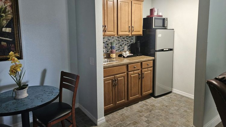O'Cairns Inn & Suites Room
