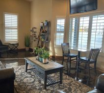 Dinosaur Inn & Suites Lobby