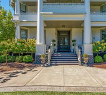 White House Napa Exterior