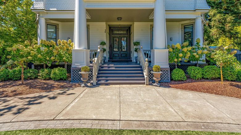 <b>White House Napa Exterior</b>. Images powered by <a href="https://www.leonardoworldwide.com/" title="Leonardo Worldwide" target="_blank">Leonardo</a>.