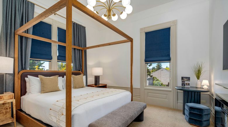 <b>White House Napa Room</b>. Images powered by <a href="https://www.leonardoworldwide.com/" title="Leonardo Worldwide" target="_blank">Leonardo</a>.
