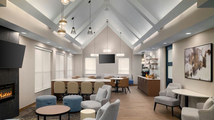 Residence Inn Indianapolis Airport Lobby