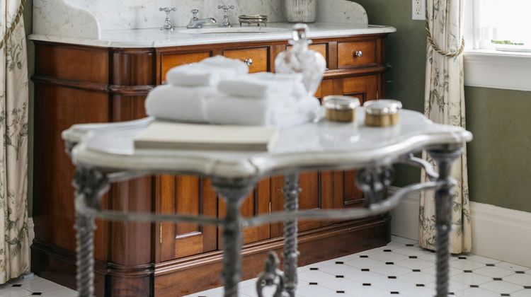 The Charlotte Inn Room
