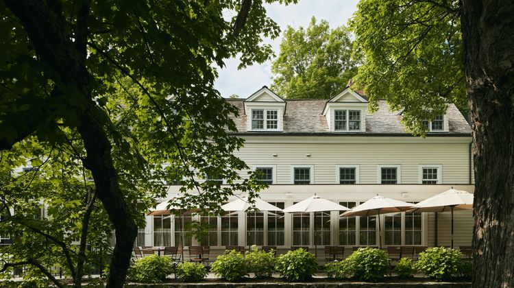 Bedford Post Inn Exterior