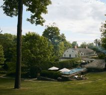 Bedford Post Inn Exterior