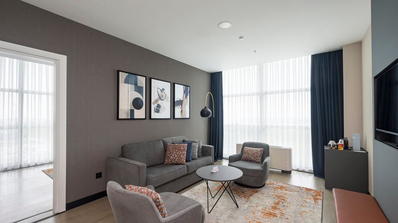 <b>Crowne Plaza West Suite</b>. Images powered by <a href="https://www.leonardoworldwide.com/" title="Leonardo Worldwide" target="_blank">Leonardo</a>.