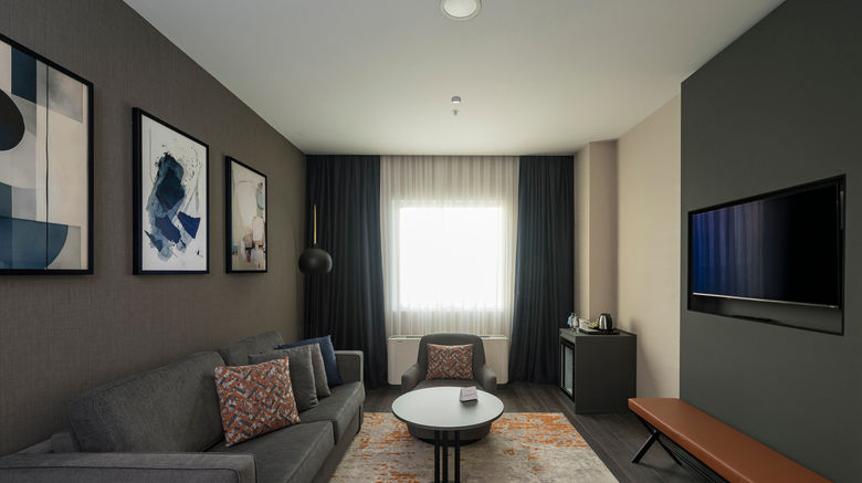 <b>Crowne Plaza West Suite</b>. Images powered by <a href="https://www.leonardoworldwide.com/" title="Leonardo Worldwide" target="_blank">Leonardo</a>.