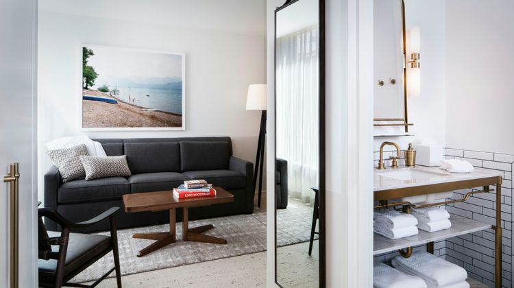 Halcyon Hotel Suite