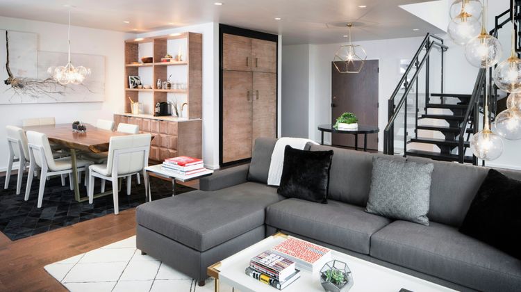 Halcyon Hotel Suite