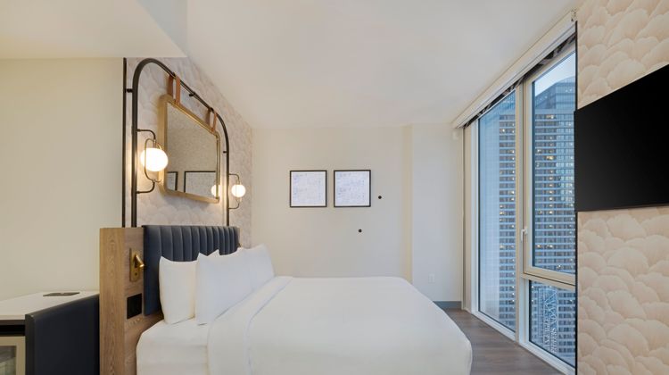voco Times Square Broadway by IHG Suite