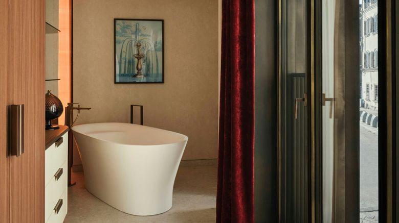 <b>W Florence Room</b>. Images powered by <a href="https://www.leonardoworldwide.com/" title="Leonardo Worldwide" target="_blank">Leonardo</a>.