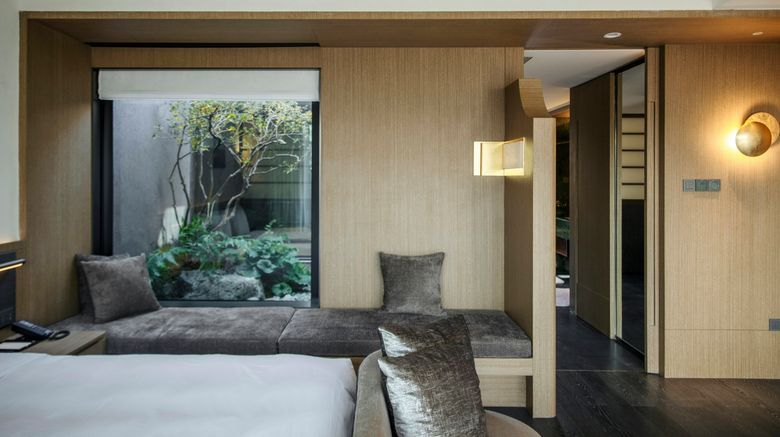 <b>Shanghai Muh Shoou Zhujing Suite</b>. Images powered by <a href="https://www.leonardoworldwide.com/" title="Leonardo Worldwide" target="_blank">Leonardo</a>.