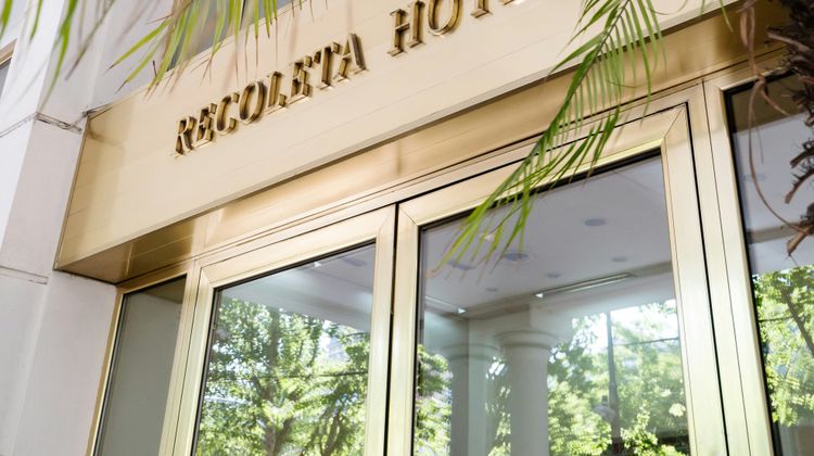 Loi Suites Recoleta Exterior