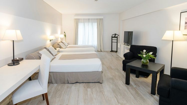 Loi Suites Recoleta Room