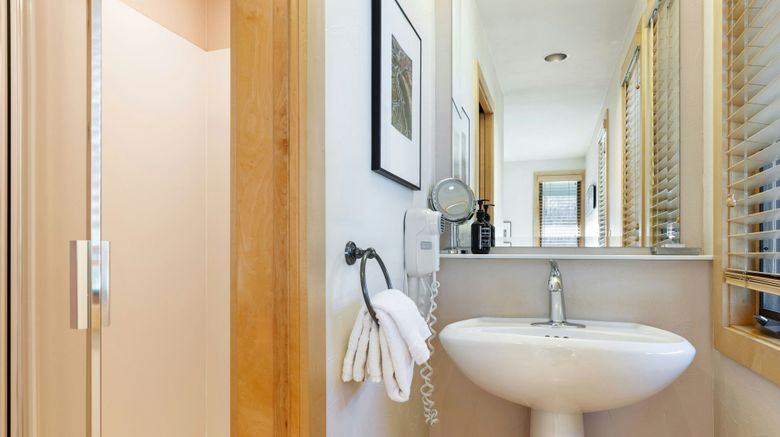 Tamarack Townhouses Room. Images powered by <a href="https://www.leonardoworldwide.com" target="_blank" rel="noopener">Leonardo</a>.