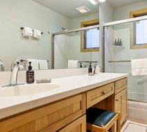 Tamarack Townhouses Room