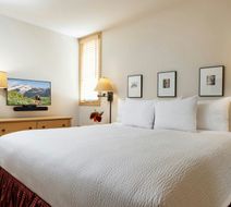 Tamarack Townhouses Room