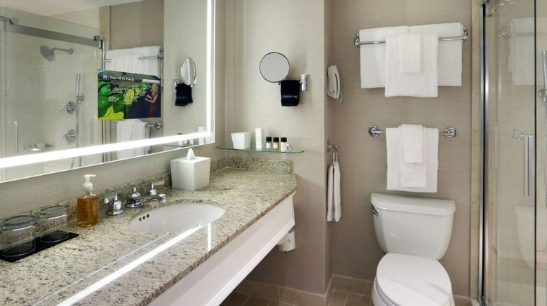 <b>Seaport Hotel Boston Suite</b>. Images powered by <a href="https://www.leonardoworldwide.com/" title="Leonardo Worldwide" target="_blank">Leonardo</a>.