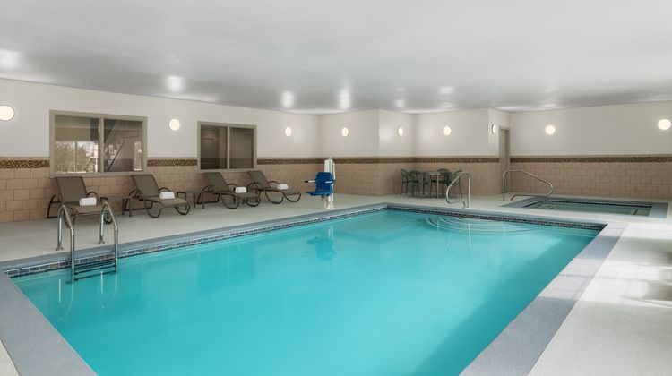 Garner Hotel Madison Huntsville Airport Pool