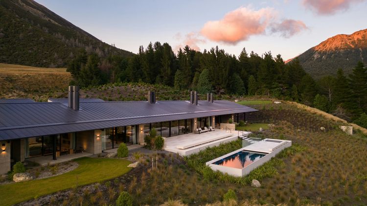 Flockhill Lodge Exterior