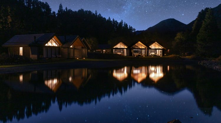 Flockhill Lodge Exterior