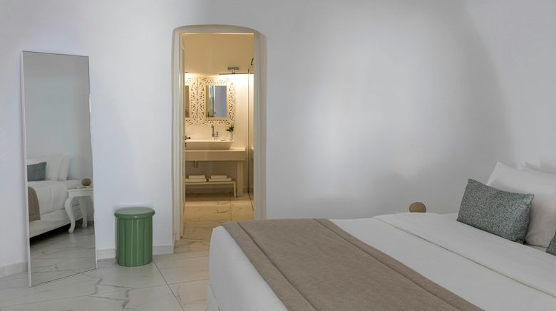 <b>Canaves Oia Suites & Spa Room</b>. Images powered by <a href="https://www.leonardoworldwide.com/" title="Leonardo Worldwide" target="_blank">Leonardo</a>.