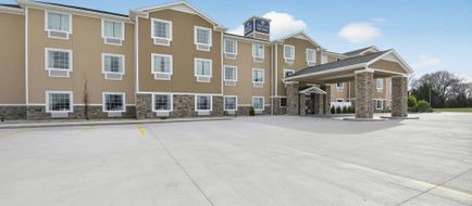 Cobblestone Hotel & Suites Exterior