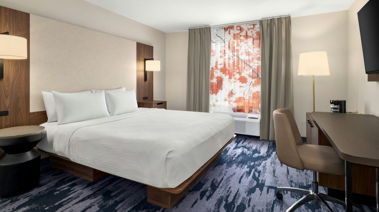 <b>Fairfield Inn & Suites Indianapolis Arpt Room</b>. Images powered by <a href="https://www.leonardoworldwide.com/" title="Leonardo Worldwide" target="_blank">Leonardo</a>.