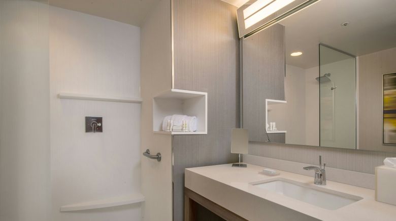 <b>Courtyard by Marriott London Ontario Room</b>. Images powered by <a href="https://www.leonardoworldwide.com/" title="Leonardo Worldwide" target="_blank">Leonardo</a>.