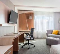 Courtyard by Marriott London Ontario Room