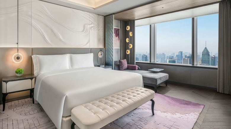 <b>The Ritz-Carlton Wuhan Suite</b>. Images powered by <a href="https://www.leonardoworldwide.com/" title="Leonardo Worldwide" target="_blank">Leonardo</a>.