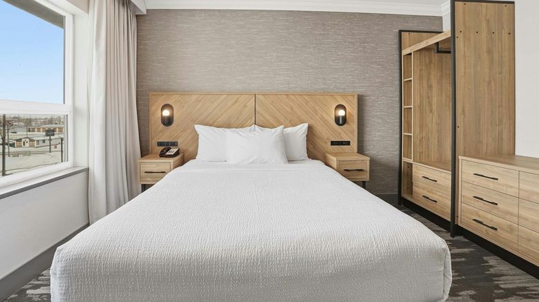 <b>Sandman Hotel Saskatoon Room</b>. Images powered by <a href="https://www.leonardoworldwide.com/" title="Leonardo Worldwide" target="_blank">Leonardo</a>.