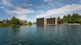 Lakeshore Inn Exterior