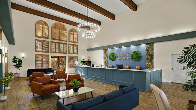 La Fuente Inn & Suites Lobby