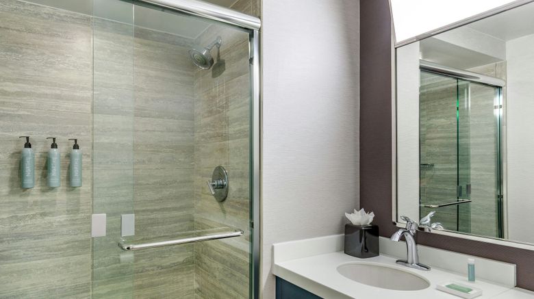 <b>Courtyard by Marriott Boston Downtown Room</b>. Images powered by <a href="https://www.leonardoworldwide.com/" title="Leonardo Worldwide" target="_blank">Leonardo</a>.